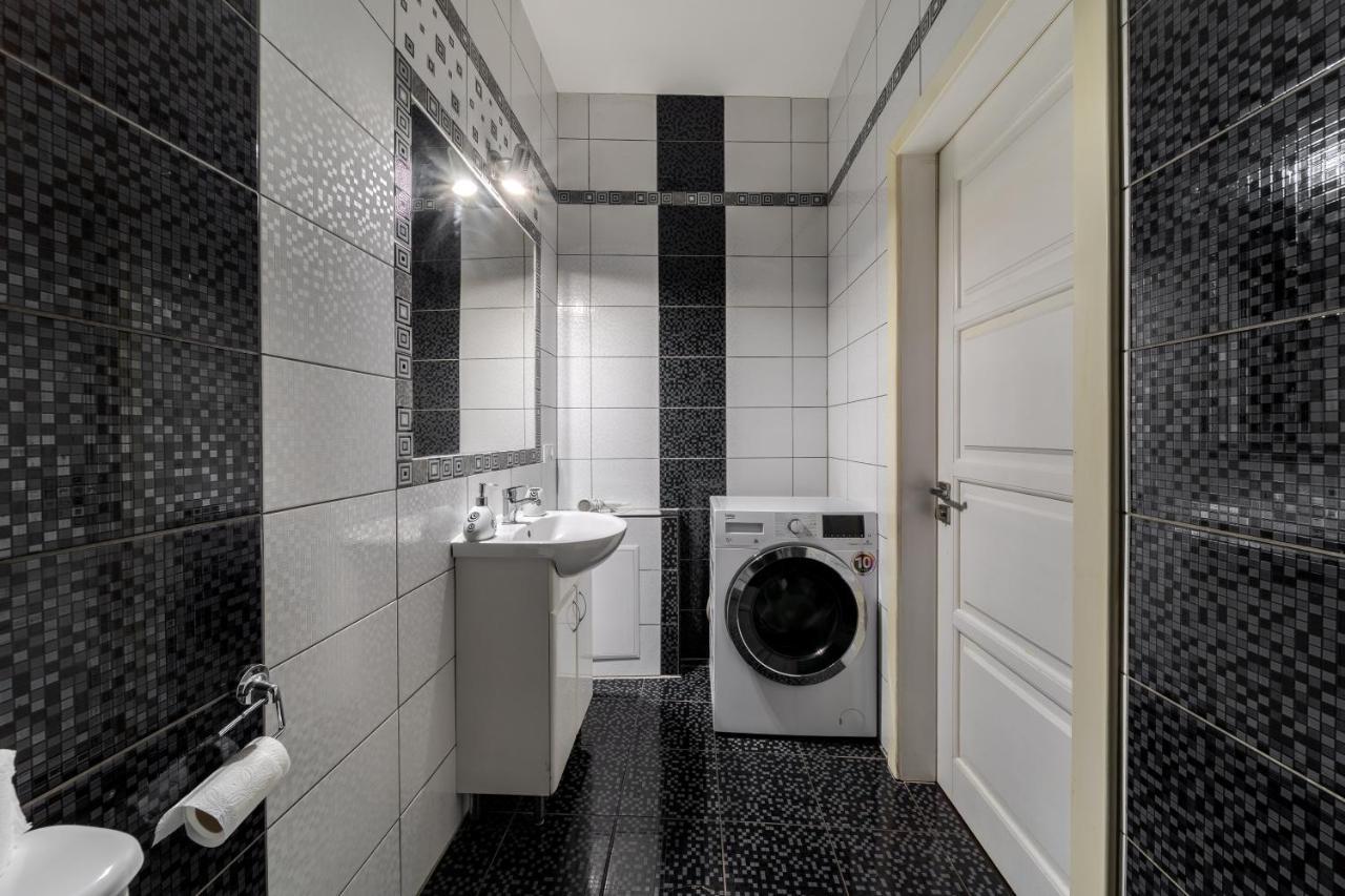 Halytska Apartment Λβιβ Εξωτερικό φωτογραφία